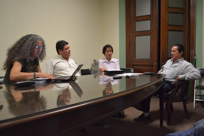 En la imagen (de izquierda a derecha, Esperanza Salazar Zenil, representante de Bios Iguana; Miguel Ornelas, delegado del RAN; la encargada de registro del RAN; y, José Alberto Peregrina, director general de Gobierno del Estado. 