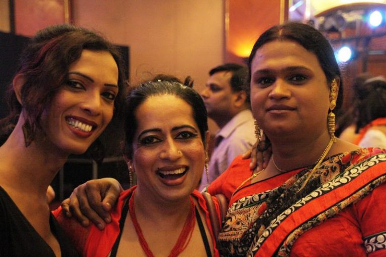 Impulsa India ley para inclusión de transexuales