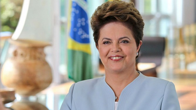 Pide Dilma plebiscito para adelantar elecciones