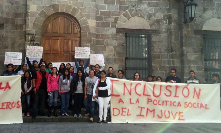 Protestan contra Romero Coello en el Imjuve