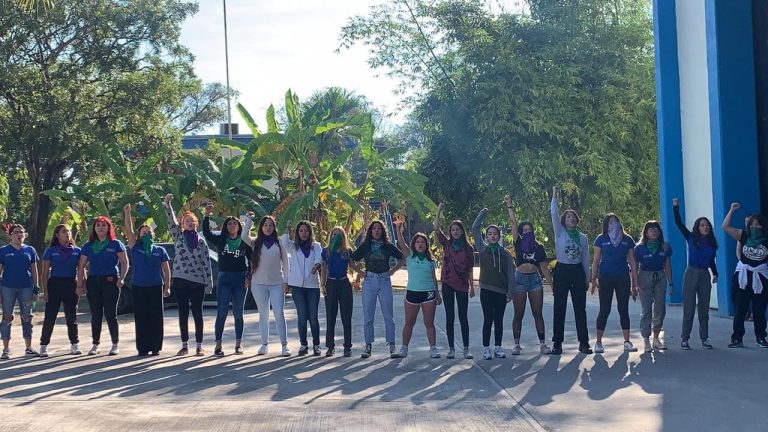 Respaldan actrices a alumnas del Cedart tras acoso