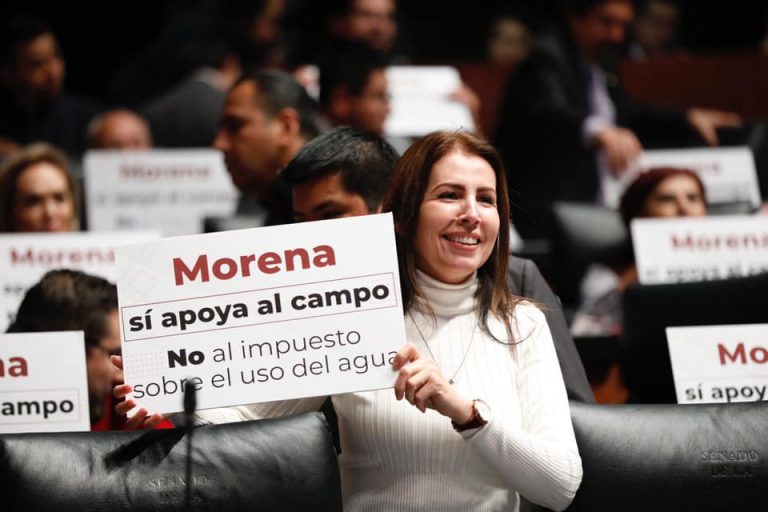Acusan a senadora de Morena de acarreo para nuevo partido