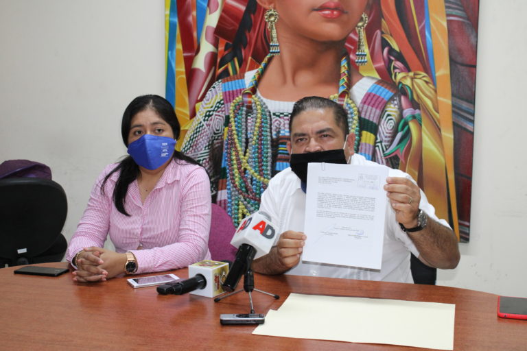 Forman Isabel Martínez y Memo Toscano bancada independiente