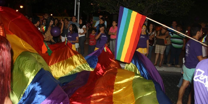Diputados proponen ‘Enlaces conyugales’ para parejas gay
