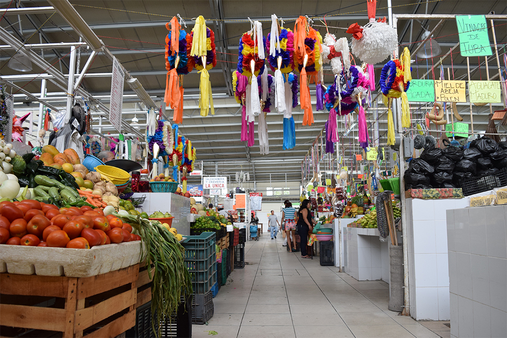 Mercados de Colima, abiertos hasta las 10 de la noche