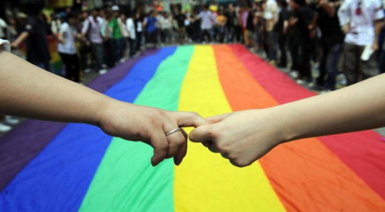 PRI-PAN desechan iniciativa de Peña sobre matrimonio igualitario