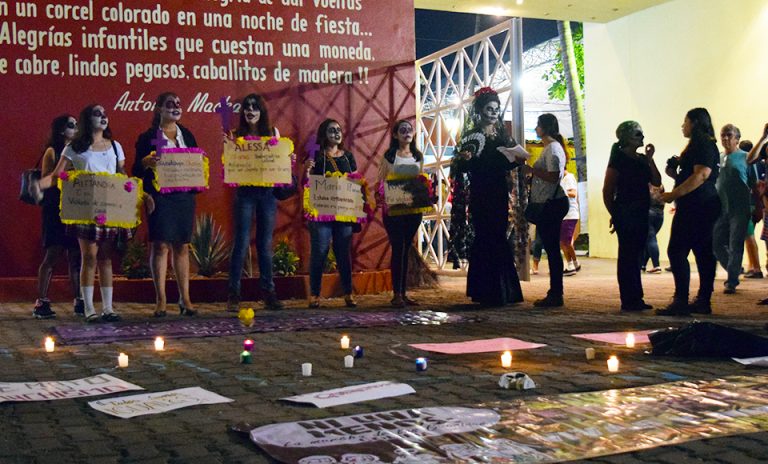 Protestan contra asesinatos de mujeres y transgéneros