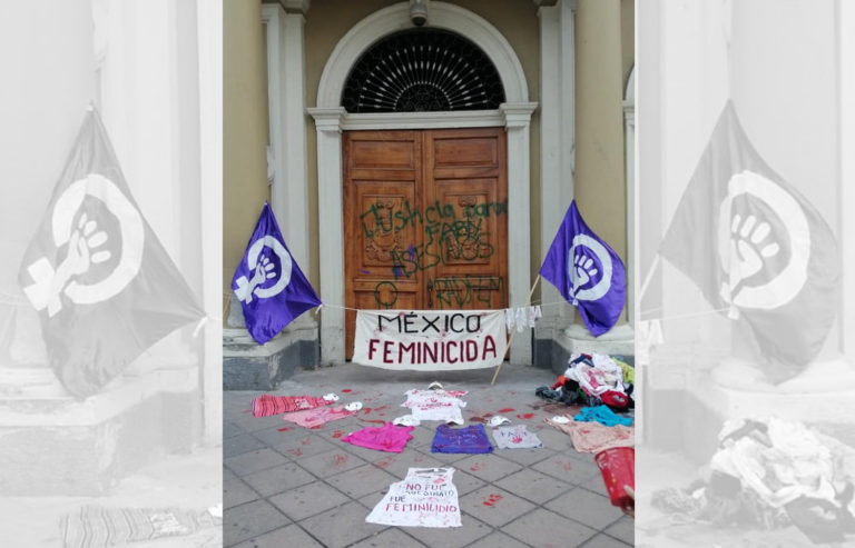 Protestan en Palacio de Gobierno por feminicidios